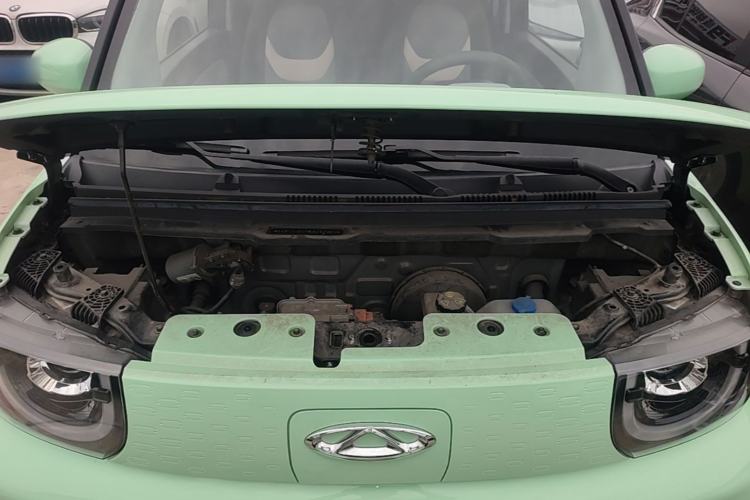 Used Chery QQ Ice Cream 2022 170km Sundae Phosphate Lithium-Ion Engine Bay
