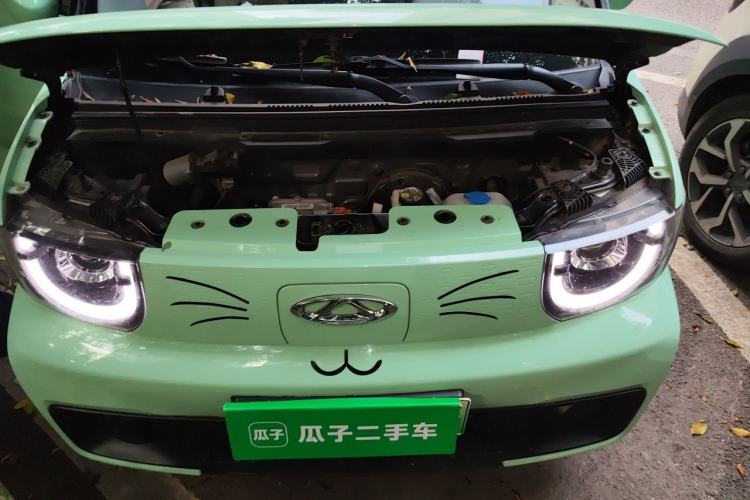 Used Chery QQ Ice Cream 2022 170km Sundae Phosphate Lithium-Ion Engine Bay