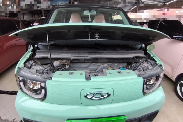 Used Chery QQ Ice Cream 2022 170km Sundae Phosphate Lithium-Ion Engine Bay