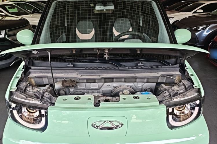 Used Chery QQ Ice Cream 2022 170km Sundae Phosphate Lithium-Ion Engine Bay