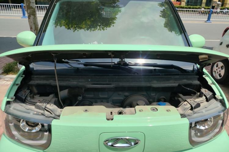 Used Chery QQ Ice Cream 2022 170km Sundae Phosphate Lithium-Ion Engine Bay