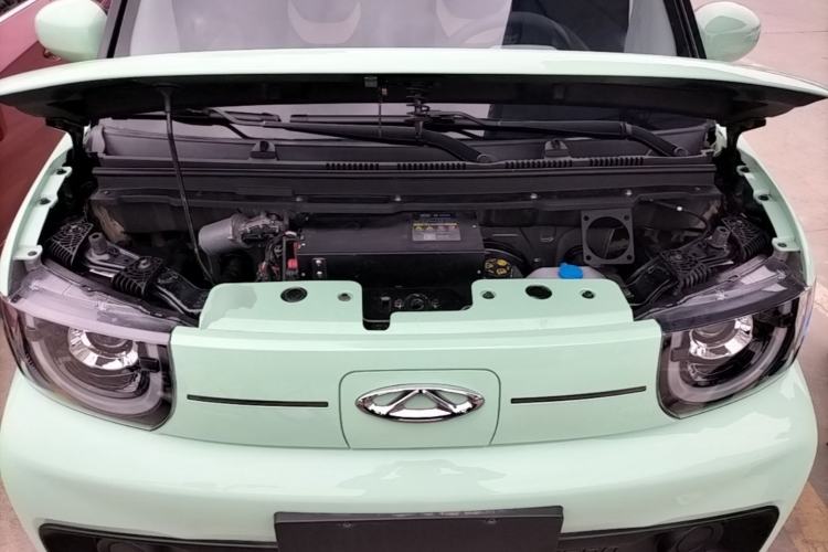 Used Chery QQ Ice Cream 2022 120km Conical Shape Lithium Iron Phosphate Engine Bay