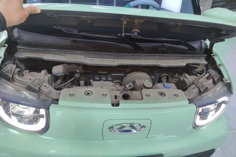 Used Chery QQ Ice Cream 2022 120km Conical Shape Lithium Iron Phosphate Engine Bay
