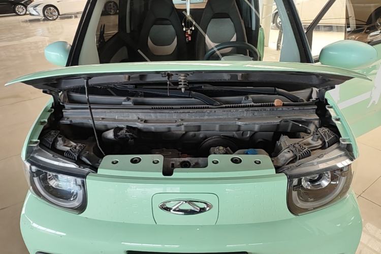 Used Chery QQ Ice Cream 2022 120km Conical Shape Lithium Iron Phosphate Engine Bay