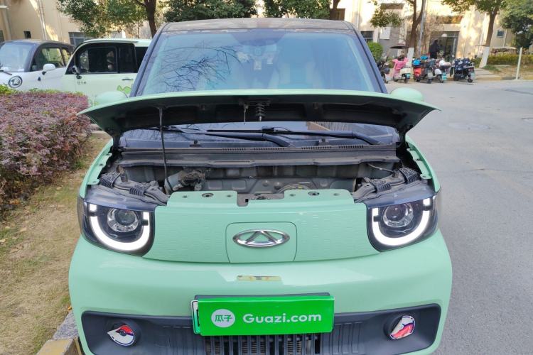 Used Chery QQ Ice Cream 2022 120km Conical Shape Lithium Iron Phosphate Engine Bay