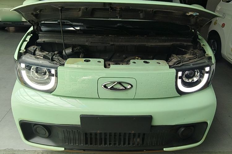 Used Chery QQ Ice Cream 2022 120km Conical Shape Lithium Iron Phosphate Engine Bay