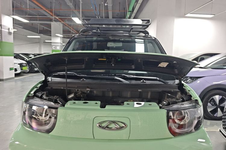 Used Chery QQ Ice Cream 2022 170km Sundae Phosphate Lithium-Ion Engine Bay
