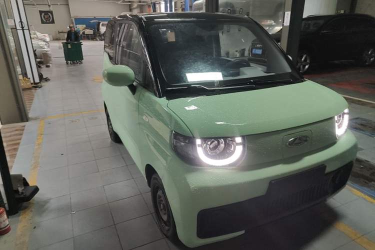 Used Chery QQ Ice Cream 2022 120km Conical Shape Lithium Iron Phosphate Exterior 1
