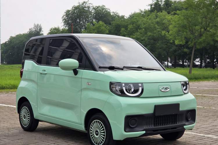 Used Chery QQ Ice Cream 2022 170km Sundae Phosphate Lithium-Ion Exterior 2