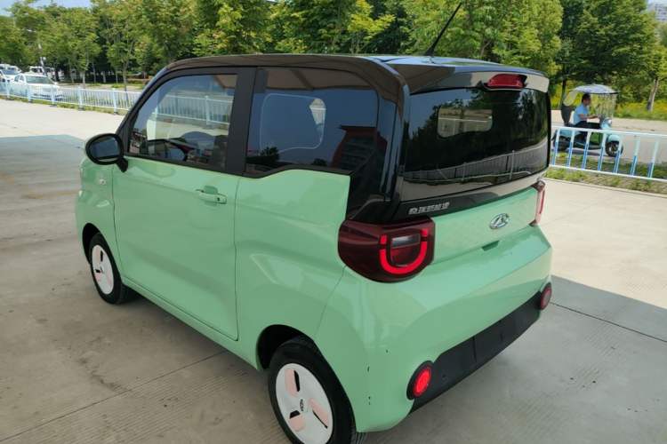 Used Chery QQ Ice Cream 2022 120km Conical Shape Lithium Iron Phosphate Exterior 2