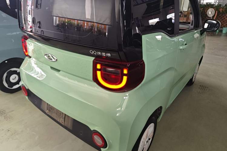 Used Chery QQ Ice Cream 2022 170km Sundae Phosphate Lithium-Ion Exterior 3