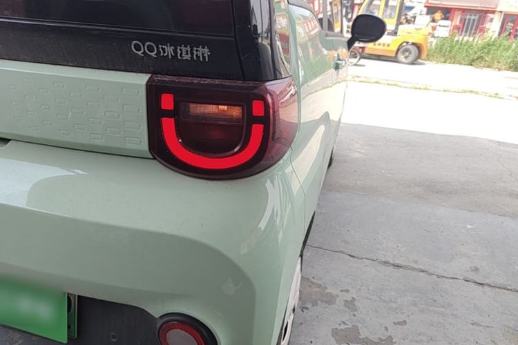 Used Chery QQ Ice Cream 2022 170km Sundae Phosphate Lithium-Ion Exterior 3