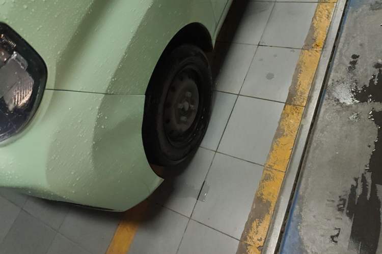 Used Chery QQ Ice Cream 2022 120km Conical Shape Lithium Iron Phosphate Exterior 4