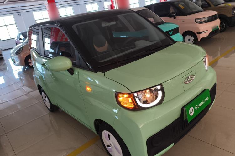 Used Chery QQ Ice Cream 2022 170km Sundae Phosphate Lithium-Ion Front Right 45 Deg