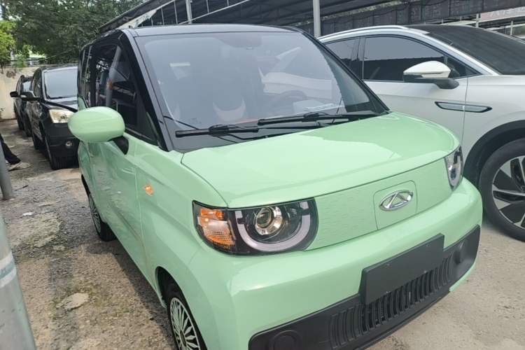 Used Chery QQ Ice Cream 2022 170km Sundae Phosphate Lithium-Ion Front Right 45 Deg
