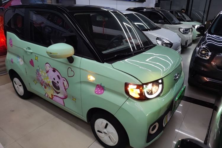 Used Chery QQ Ice Cream 2022 170km Sundae Phosphate Lithium-Ion Front Right 45 Deg