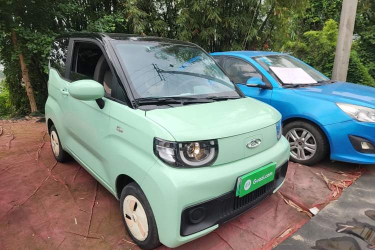 Used Chery QQ Ice Cream 2022 170km Sundae Phosphate Lithium-Ion Front Right 45 Deg
