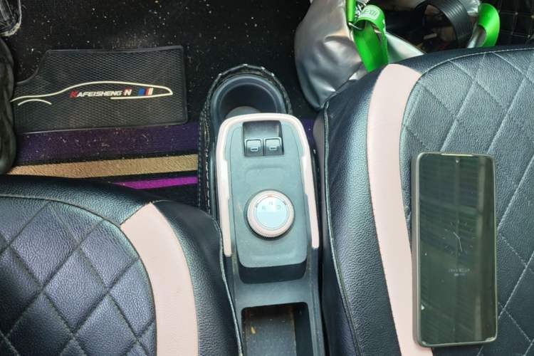 Used Chery QQ Ice Cream 2022 170km Sundae Phosphate Lithium-Ion Gear Lever