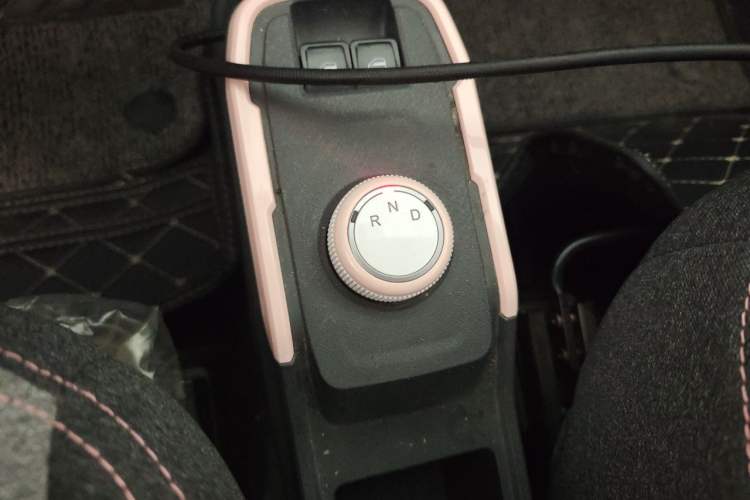 Used Chery QQ Ice Cream 2022 120km Conical Shape Lithium Iron Phosphate Gear Lever