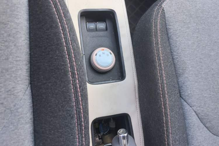 Used Chery QQ Ice Cream 2022 120km Conical Shape Lithium Iron Phosphate Gear Lever