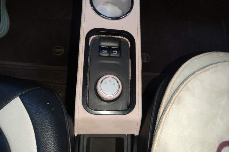 Used Chery QQ Ice Cream 2022 120km Conical Shape Lithium Iron Phosphate Gear Lever