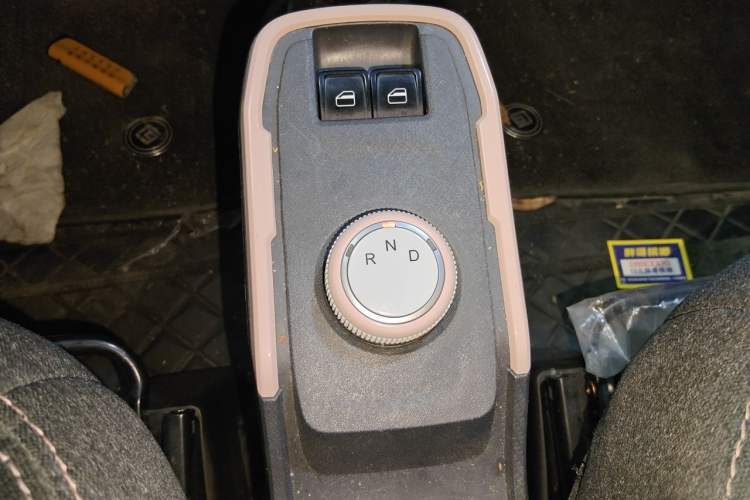 Used Chery QQ Ice Cream 2022 120km Conical Shape Lithium Iron Phosphate Gear Lever