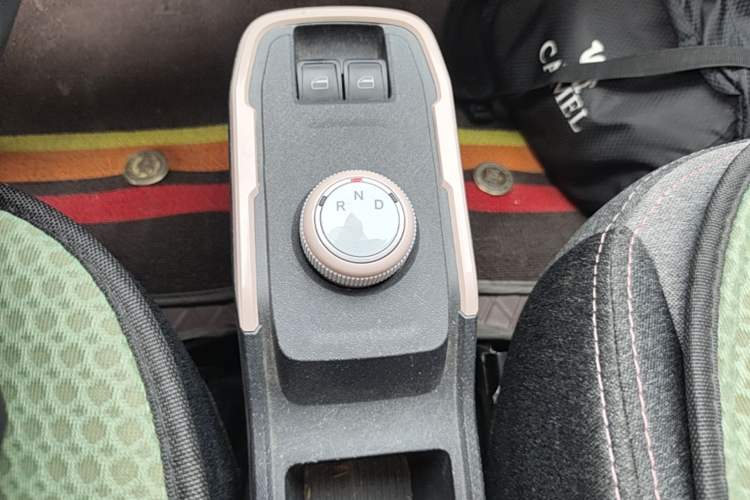 Used Chery QQ Ice Cream 2022 170km Sundae Phosphate Lithium-Ion Gear Lever