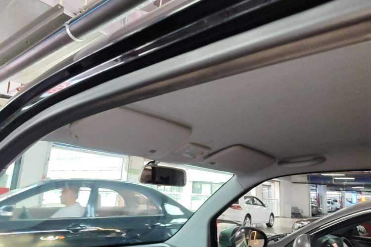 Used Chery QQ Ice Cream 2022 170km Sundae Phosphate Lithium-Ion Headliner