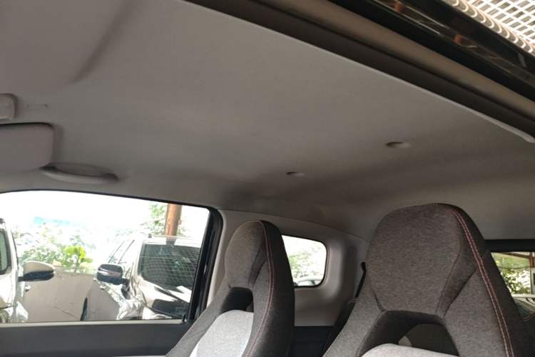 Used Chery QQ Ice Cream 2022 170km Sundae Phosphate Lithium-Ion Headliner