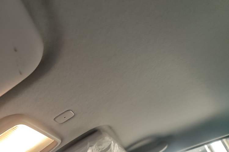 Used Chery QQ Ice Cream 2022 120km Conical Shape Lithium Iron Phosphate Headliner