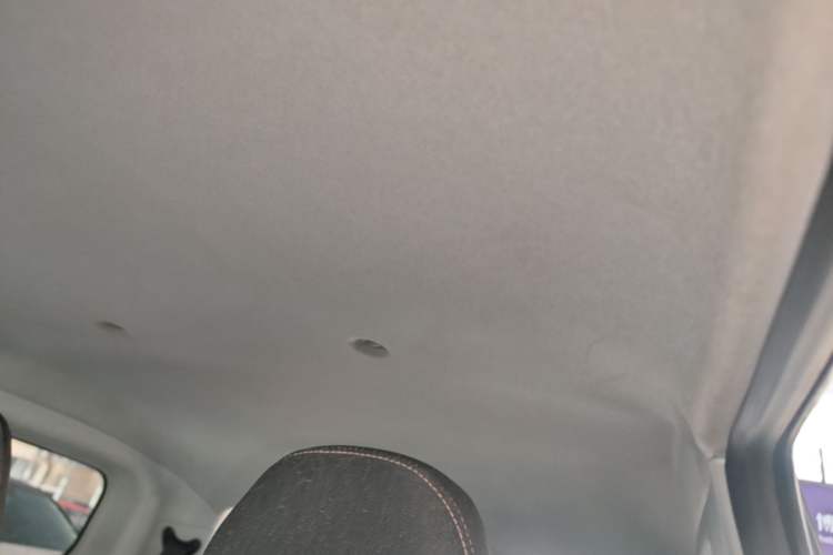 Used Chery QQ Ice Cream 2022 170km Sundae Phosphate Lithium-Ion Headliner