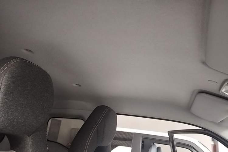 Used Chery QQ Ice Cream 2022 120km Conical Shape Lithium Iron Phosphate Headliner