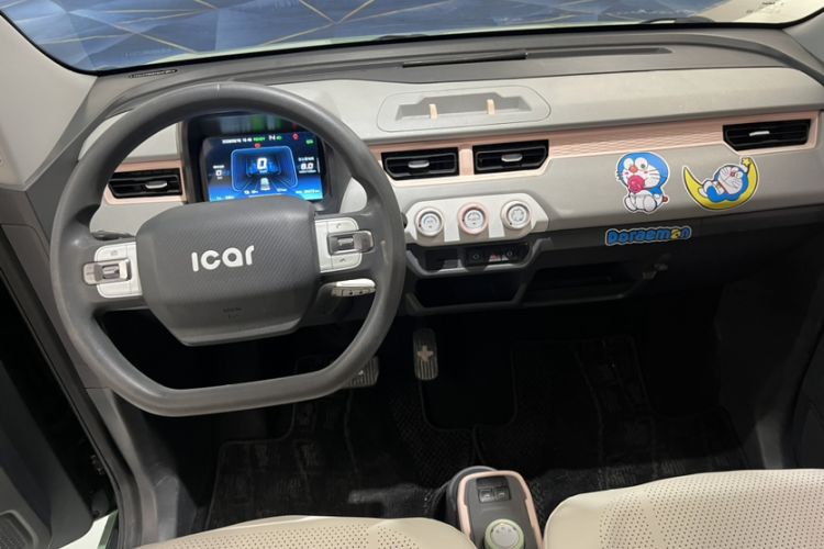 Used Chery QQ Ice Cream 2022 170km Sundae Phosphate Lithium-Ion Interior 1
