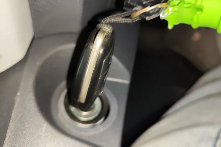 Used Chery QQ Ice Cream 2022 170km Sundae Phosphate Lithium-Ion Interior 1