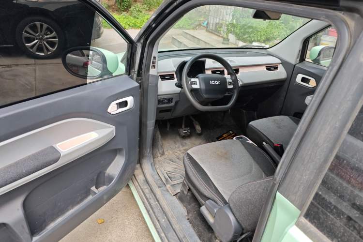 Used Chery QQ Ice Cream 2022 170km Sundae Phosphate Lithium-Ion Interior 2