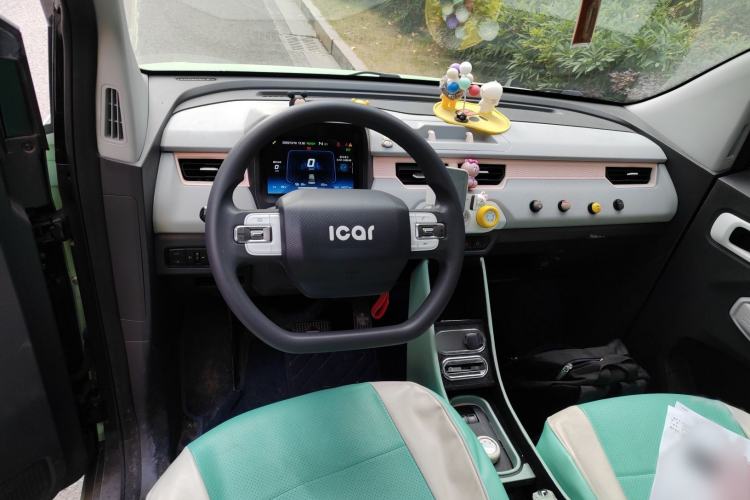 Used Chery QQ Ice Cream 2022 120km Conical Shape Lithium Iron Phosphate Interior 2