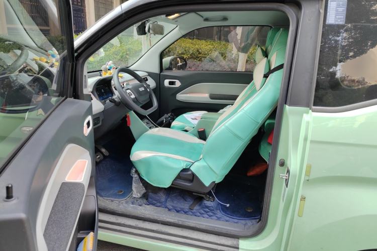 Used Chery QQ Ice Cream 2022 120km Conical Shape Lithium Iron Phosphate Interior 3