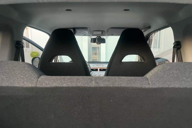 Used Chery QQ Ice Cream 2022 120km Conical Shape Lithium Iron Phosphate Interior 9