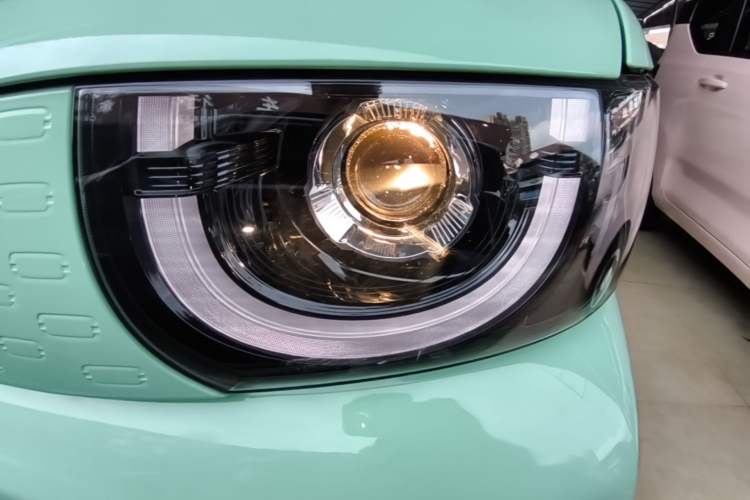 Used Chery QQ Ice Cream 2022 170km Sundae Phosphate Lithium-Ion Left Front Headlight