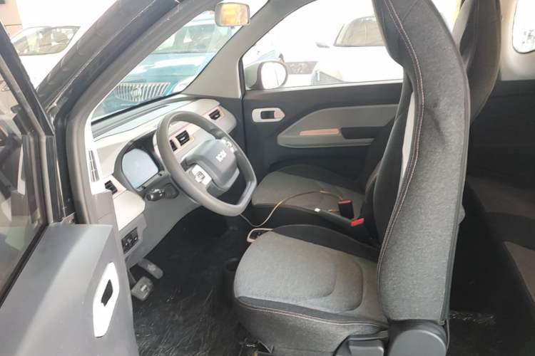 Used Chery QQ Ice Cream 2022 170km Sundae Phosphate Lithium-Ion Left Front Seat