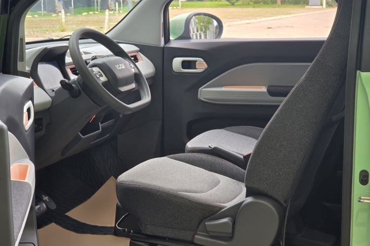 Used Chery QQ Ice Cream 2022 170km Sundae Phosphate Lithium-Ion Left Front Seat