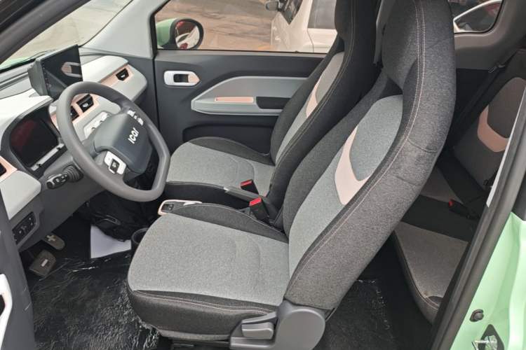 Used Chery QQ Ice Cream 2022 120km Conical Shape Lithium Iron Phosphate Left Front Seat