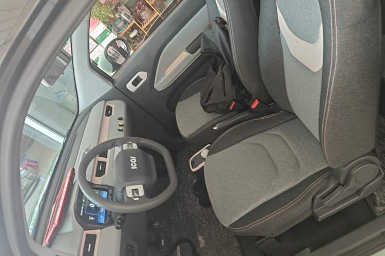 Used Chery QQ Ice Cream 2022 120km Conical Shape Lithium Iron Phosphate Left Front Seat