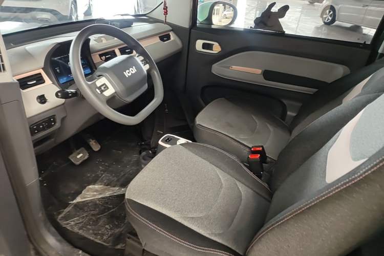 Used Chery QQ Ice Cream 2022 120km Conical Shape Lithium Iron Phosphate Left Front Seat