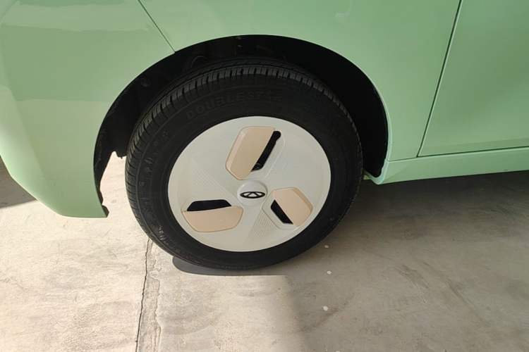 Used Chery QQ Ice Cream 2022 170km Sundae Phosphate Lithium-Ion Left Front Wheel Hub