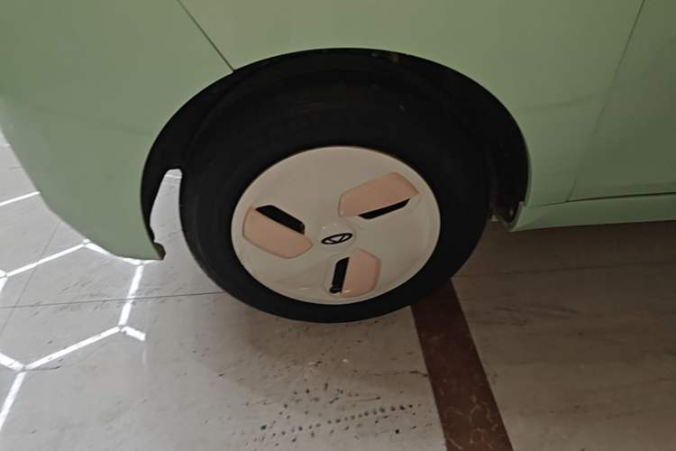 Used Chery QQ Ice Cream 2022 170km Sundae Phosphate Lithium-Ion Left Front Wheel Hub