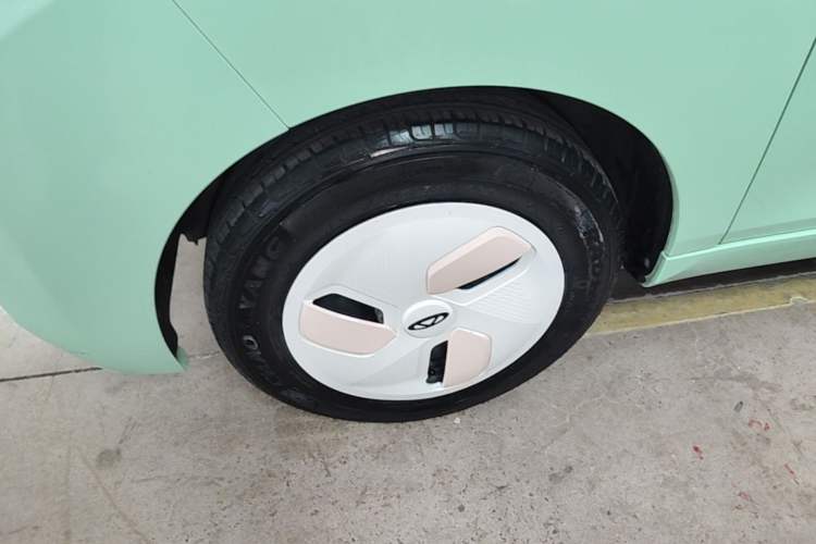 Used Chery QQ Ice Cream 2022 170km Sundae Phosphate Lithium-Ion Left Front Wheel Hub
