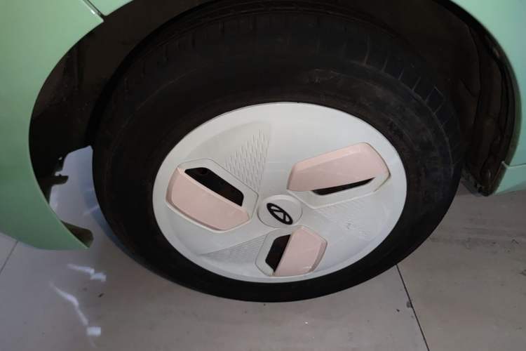 Used Chery QQ Ice Cream 2022 170km Sundae Phosphate Lithium-Ion Left Front Wheel Hub