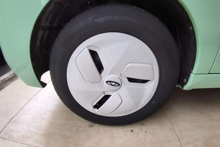Used Chery QQ Ice Cream 2022 170km Sundae Phosphate Lithium-Ion Left Front Wheel Hub