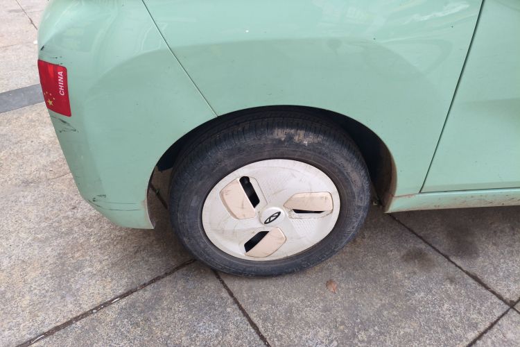 Used Chery QQ Ice Cream 2022 120km Milkshake Phosphate Lithium-Iron Left Front Wheel Hub